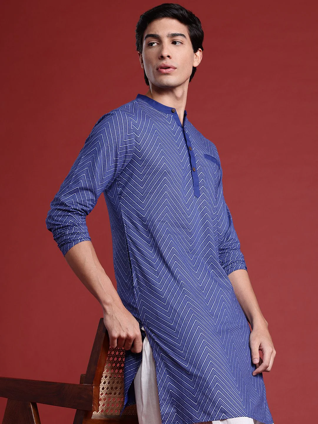 Anouk Chevron Printed Indigo Kurta - Image 6