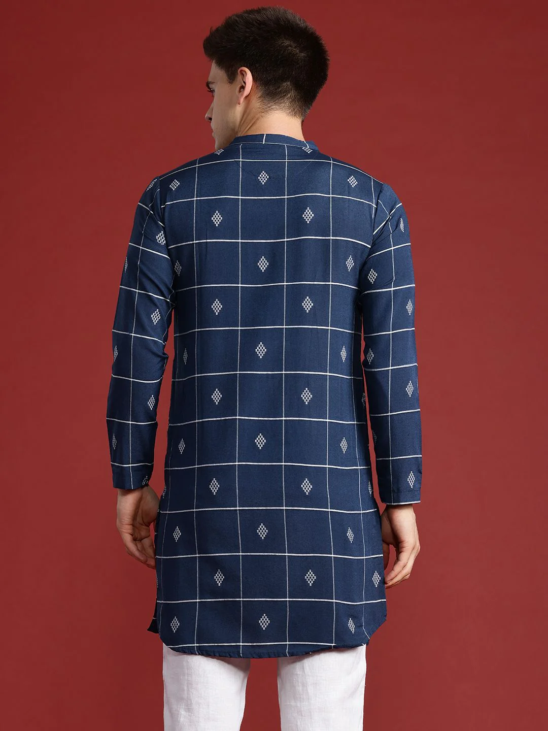 Anouk Geometric Thread Work Indigo Kurta - Image 4