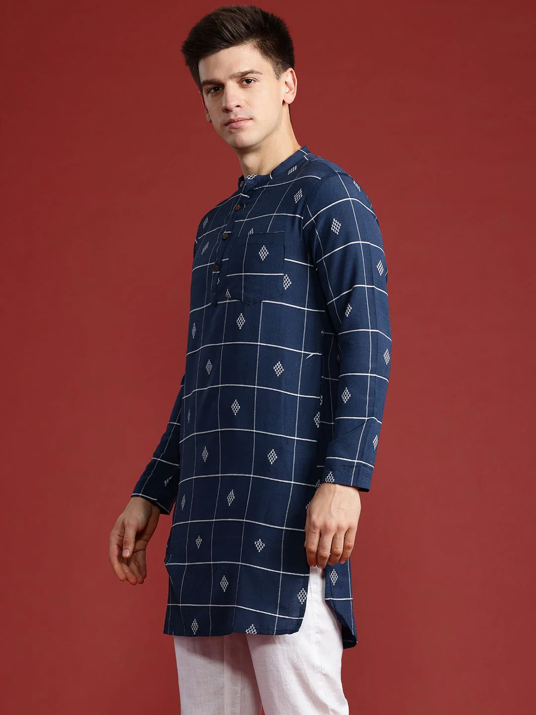Anouk Geometric Thread Work Indigo Kurta - Image 5