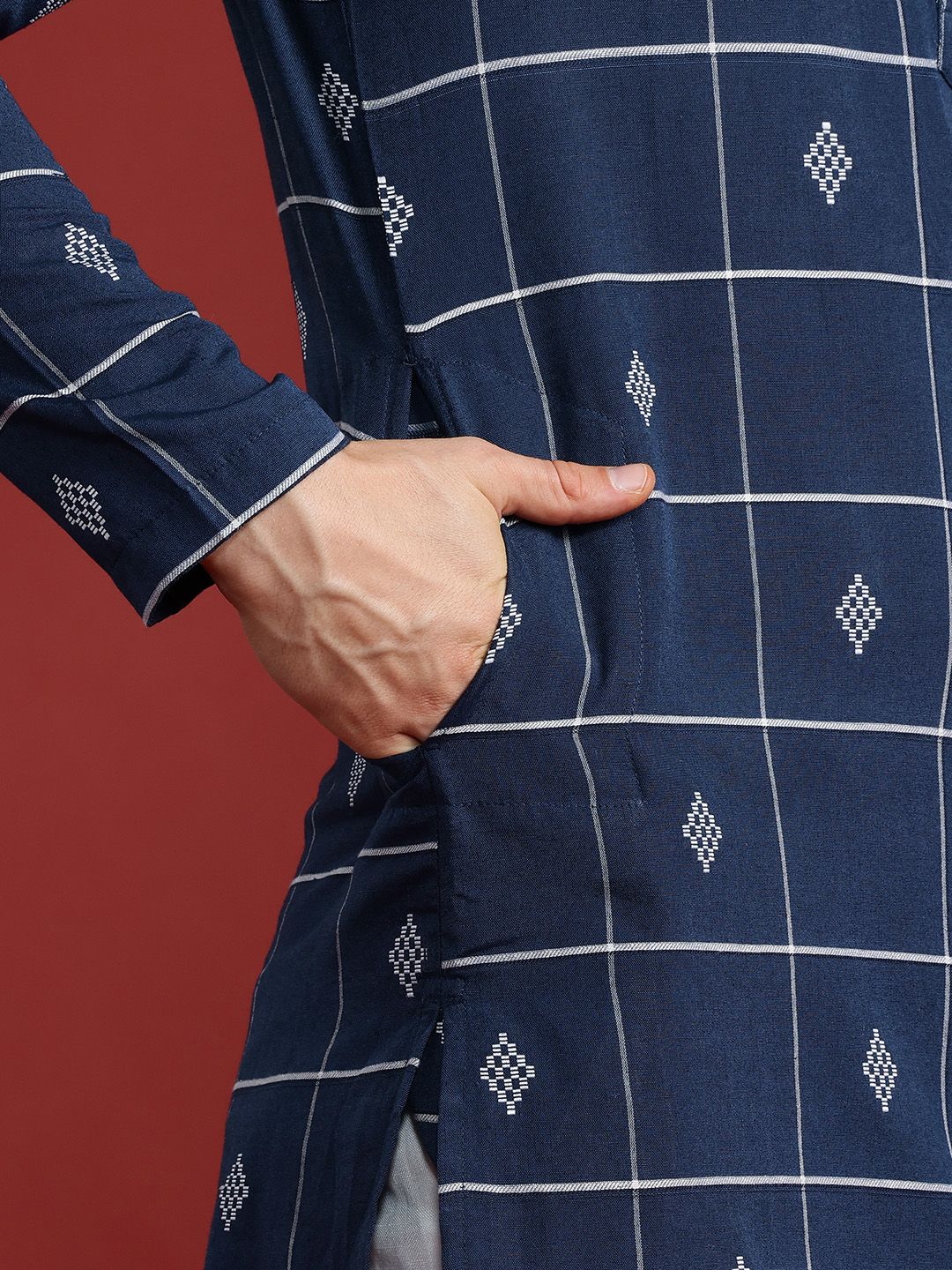 Anouk Geometric Thread Work Indigo Kurta - Image 6