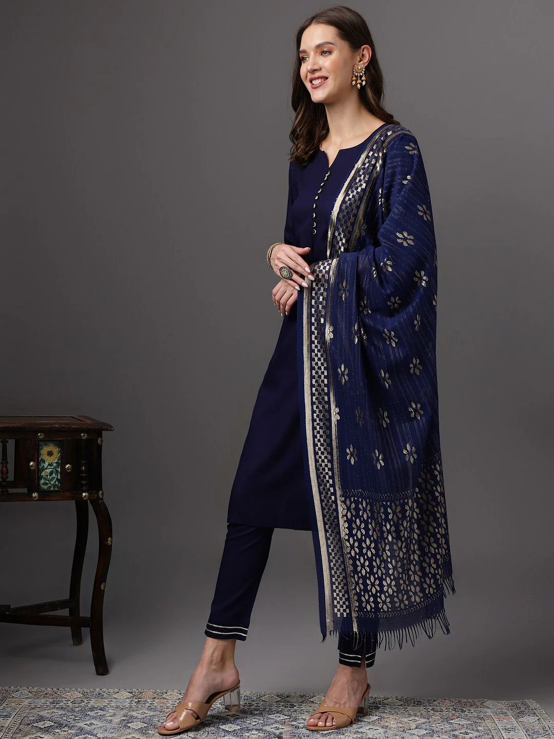 Anouk Kurta Set With Printed Dupatta - Image 4