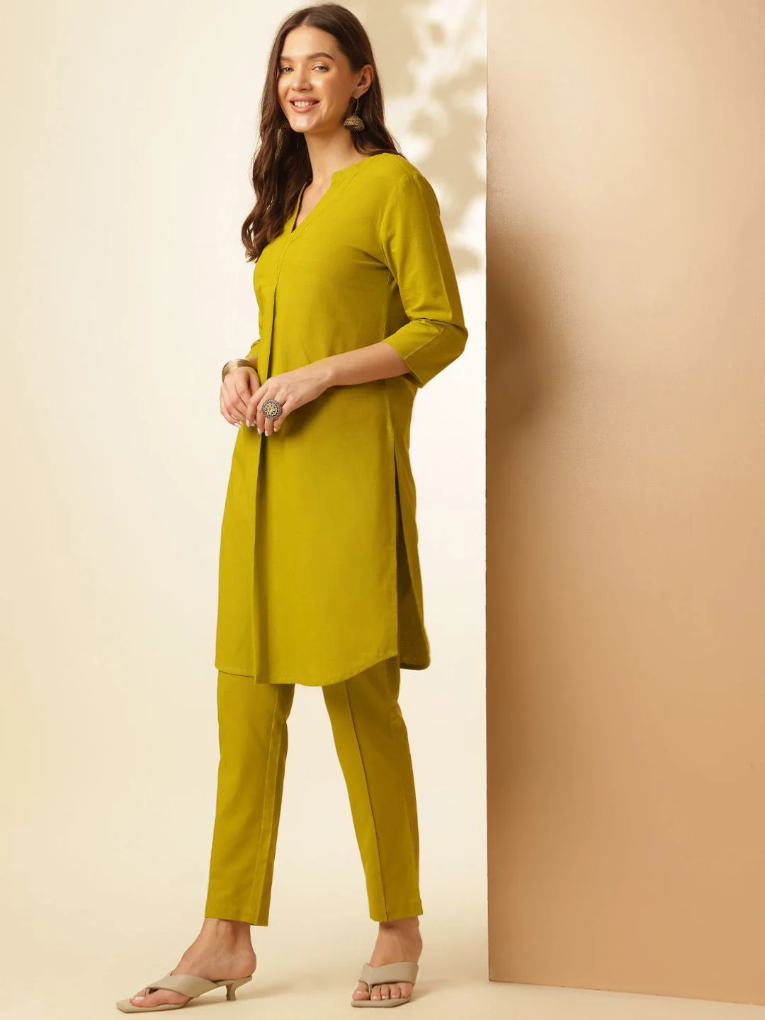 Anouk Pure Cotton Pleated Straight Kurta & Trouser - Image 4