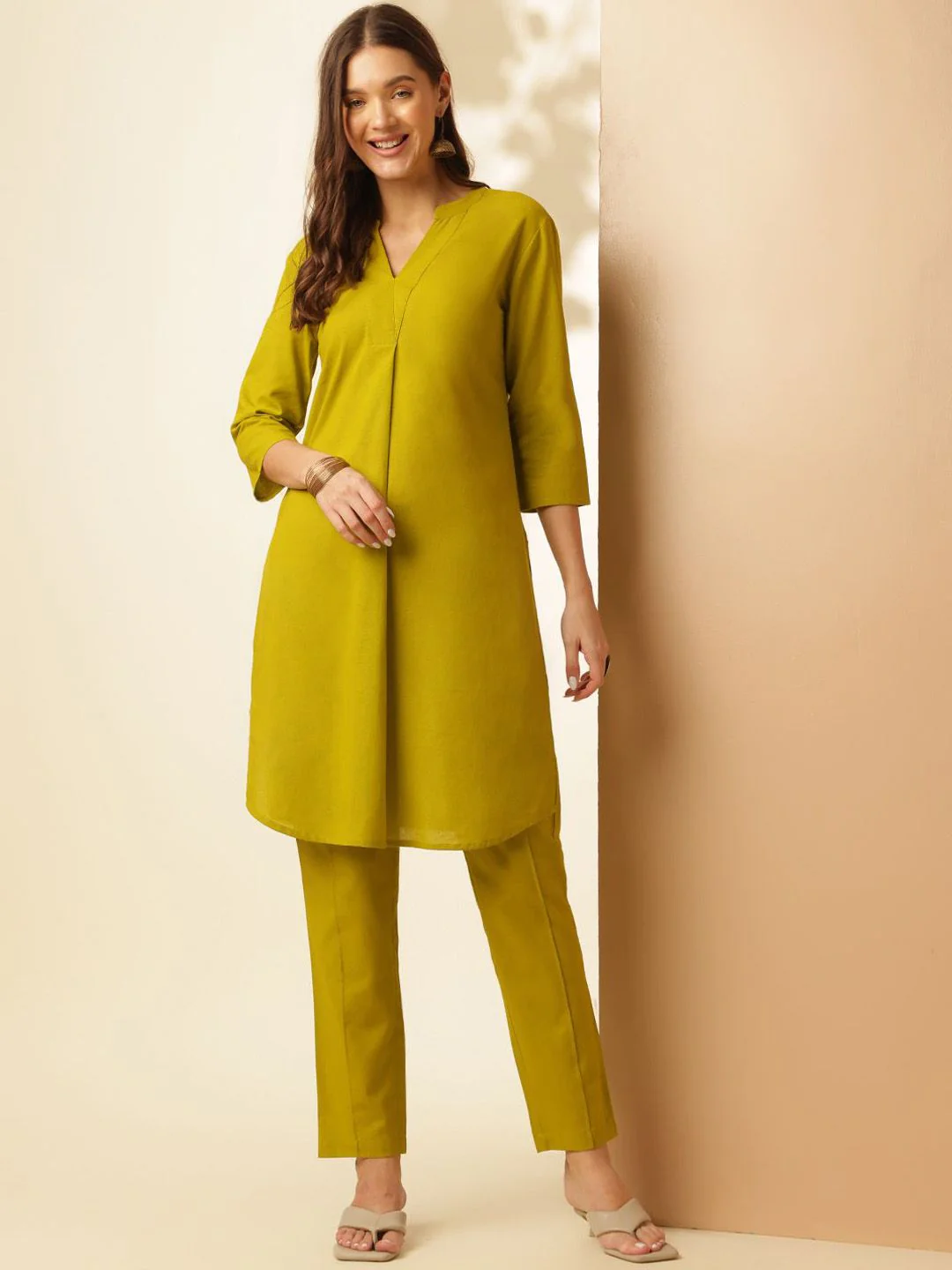 Anouk Pure Cotton Pleated Straight Kurta & Trouser - Image 5