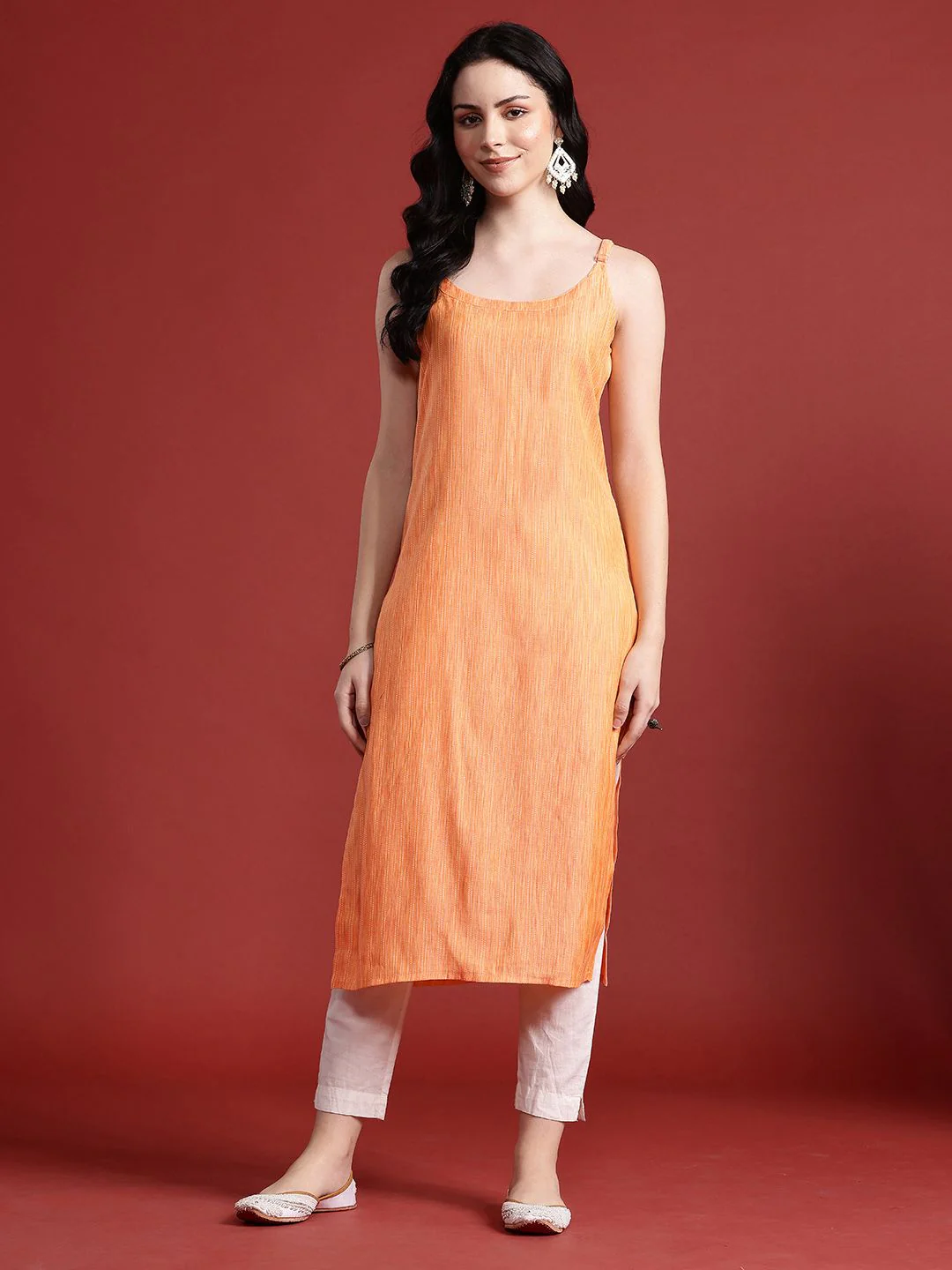 Anouk Thread Work Sleeveless Straight Kurta