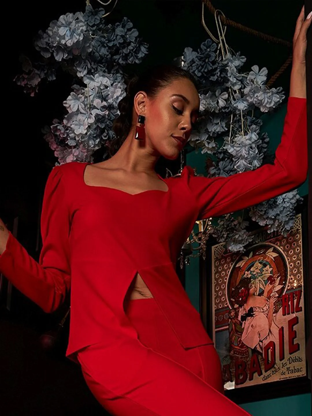 Athena Red Sweetheart Neck Puff Sleeves Regular Top - Image 3