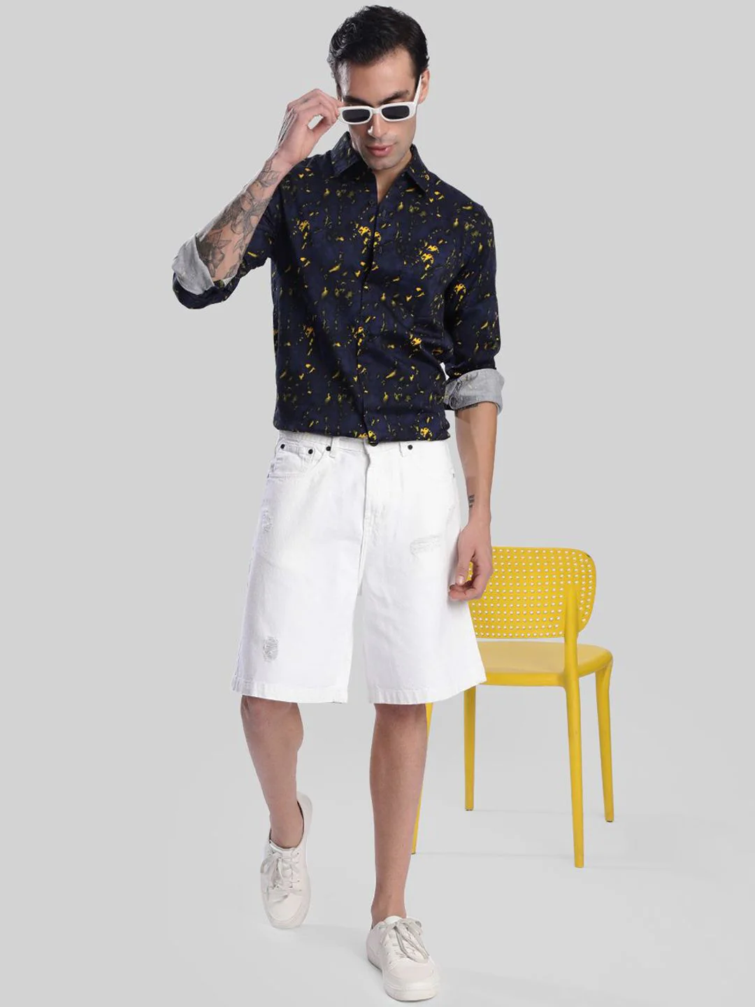 Bene Kleed Men Baggy Fit Distressed Denim Shorts - Image 4