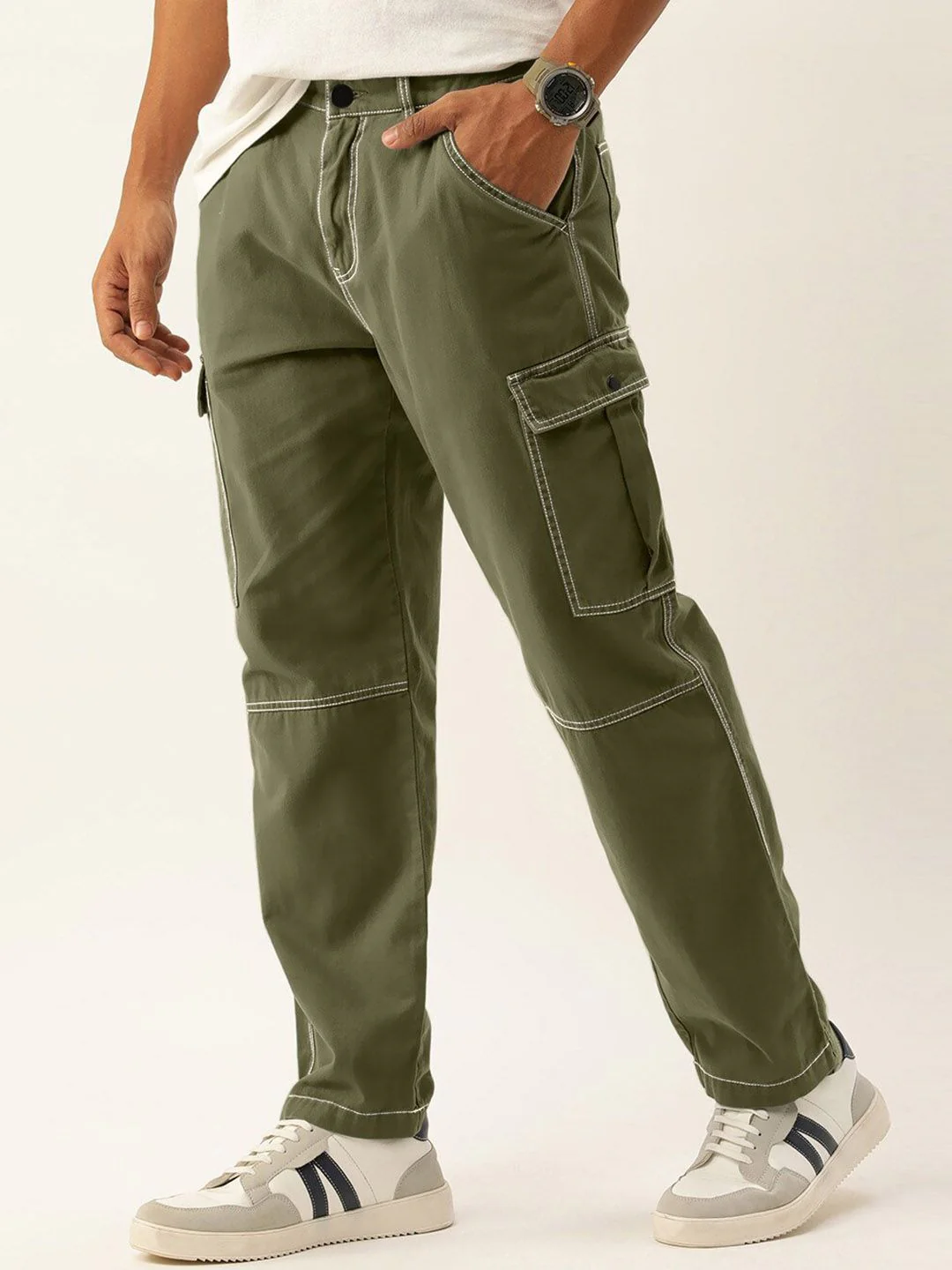 Bene Kleed Men Relaxed Fit Cargo Trousers With Contrast Stitch - Image 2