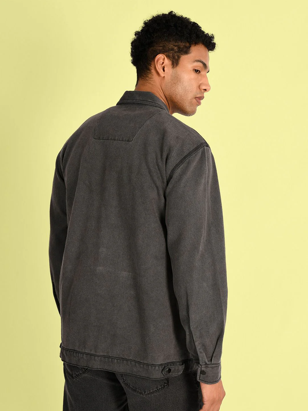 Bene Kleed Men Solid Spread Collar Washed Pure Cotton Denim Jacket - Image 6