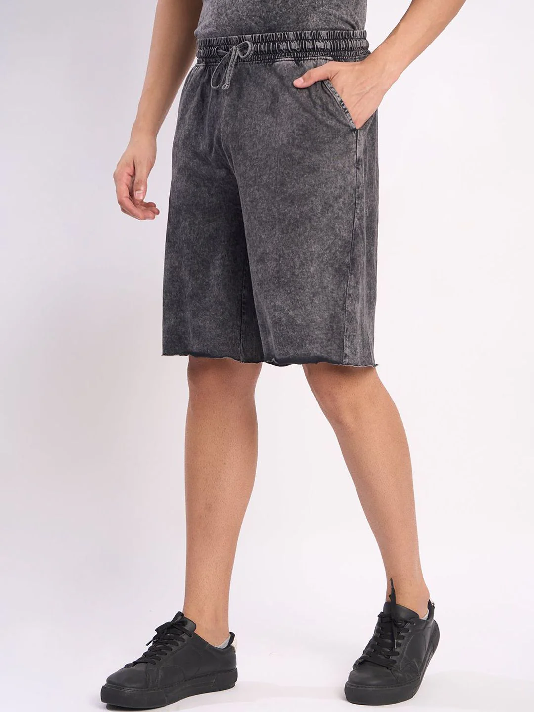 Bene Kleed Men Washed Raw Edge Shorts - Image 3