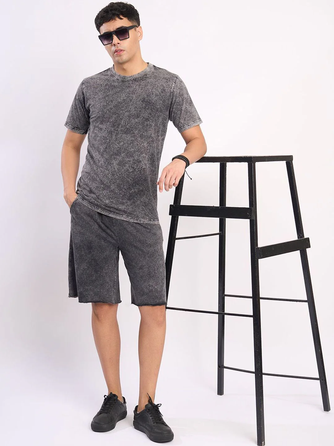 Bene Kleed Men Washed Raw Edge Shorts - Image 4