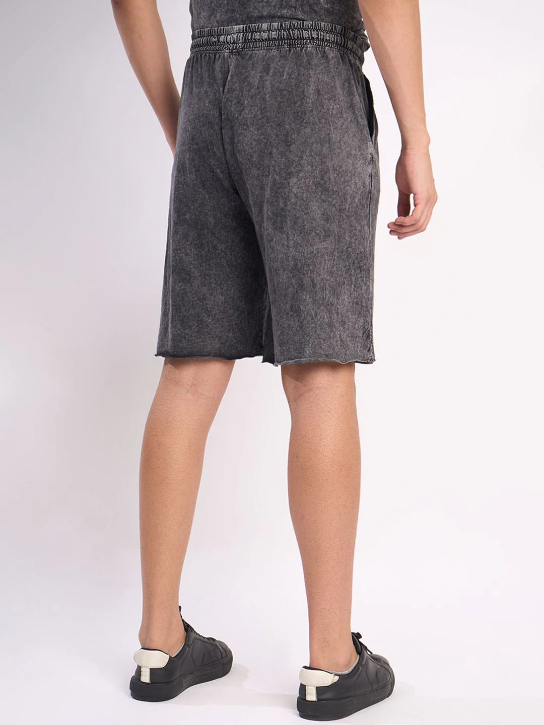 Bene Kleed Men Washed Raw Edge Shorts - Image 5