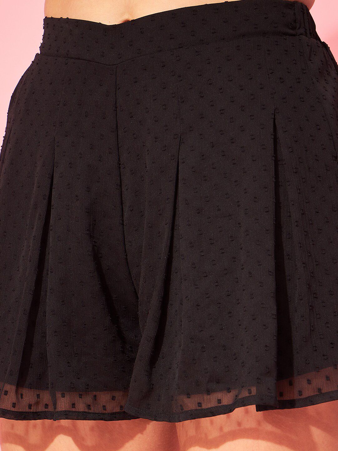 Berrylush Black Sweetheart Neck Self Design Crop Top With Shorts Co-Ords - Image 3