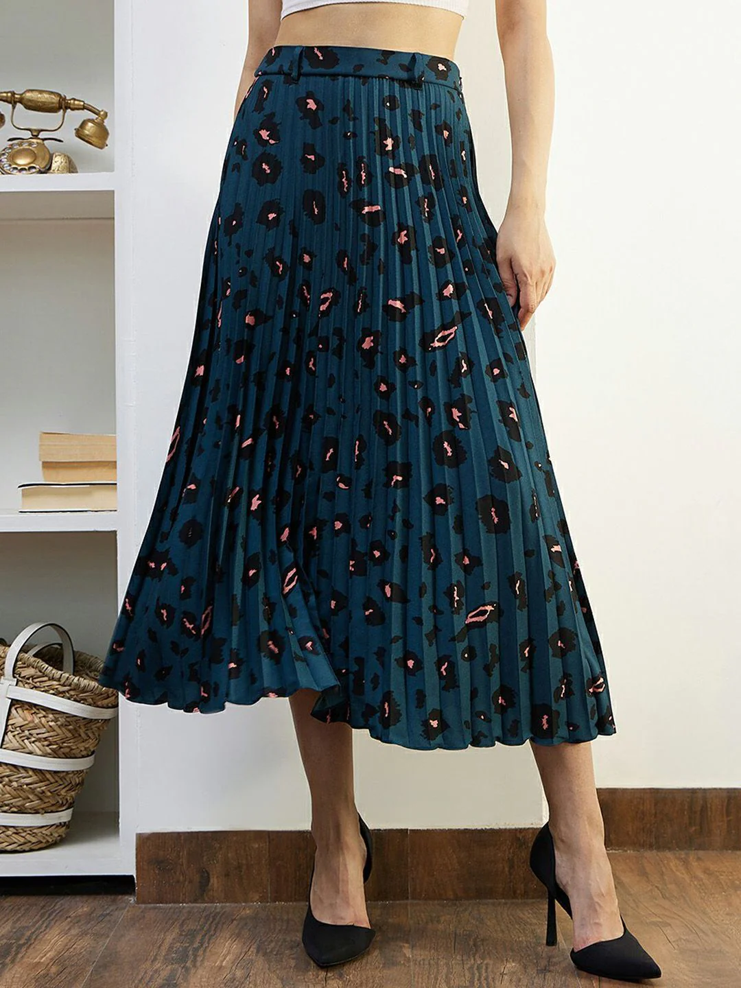Berrylush Blue & Orange Animal Printed Accordion Pleated Flared Casual Midi A-Line Skirt - Image 5