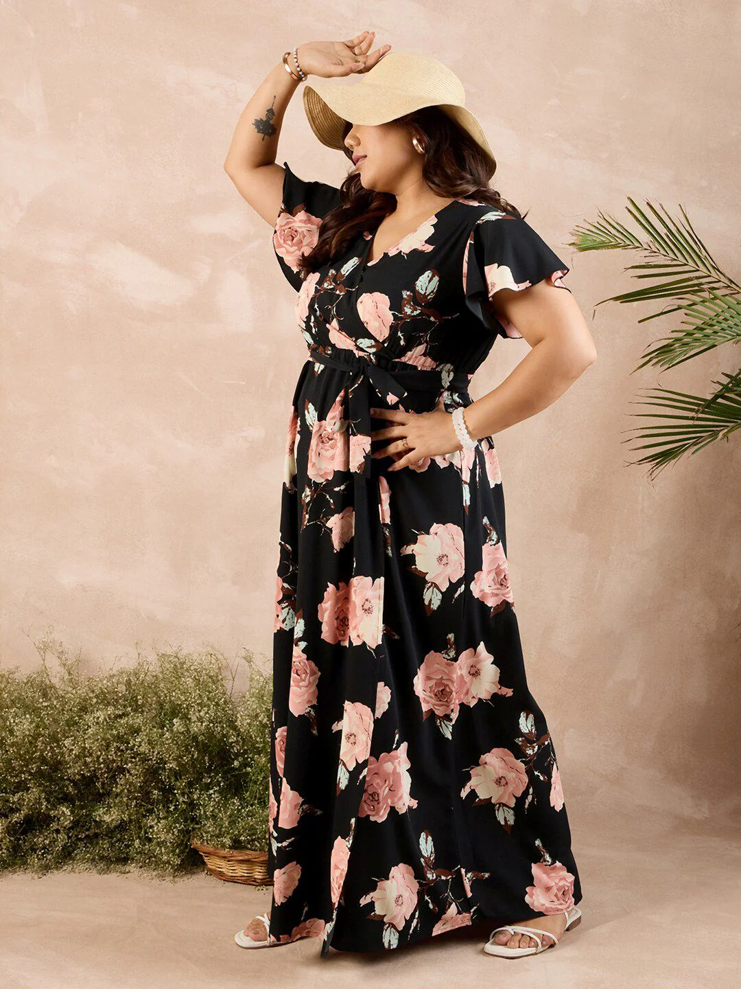 Berrylush Curve Black Floral Print Belted Maxi Dress - Image 3