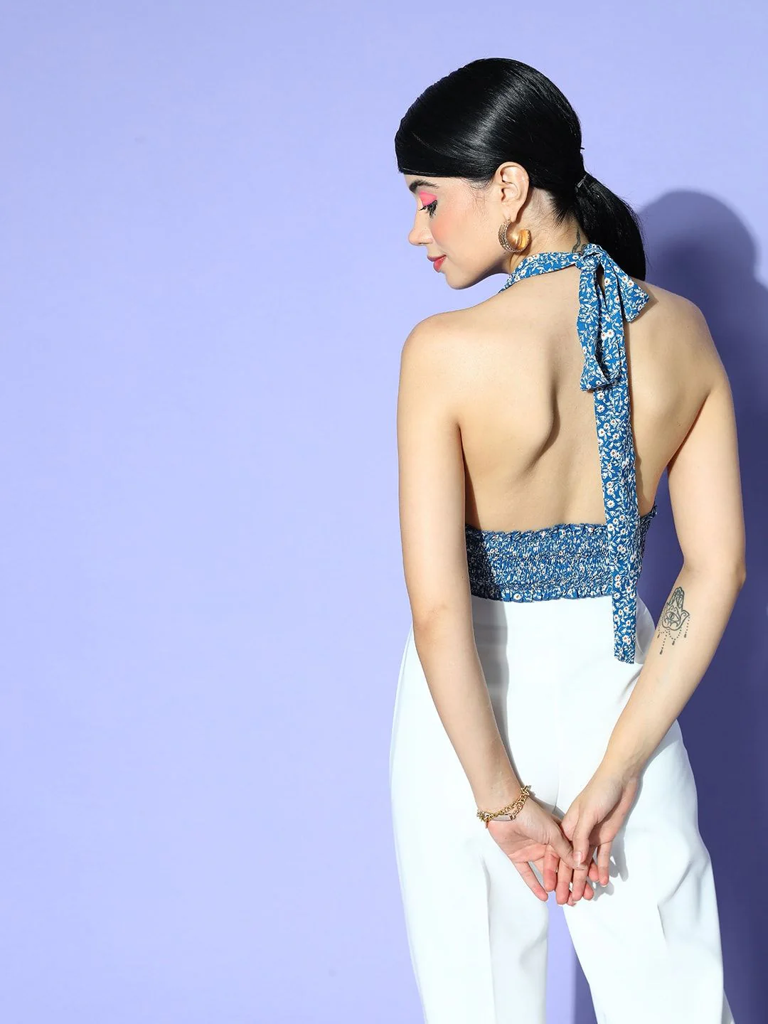Berrylush Floral Print Halter Neck Crepe Crop Top - Image 4