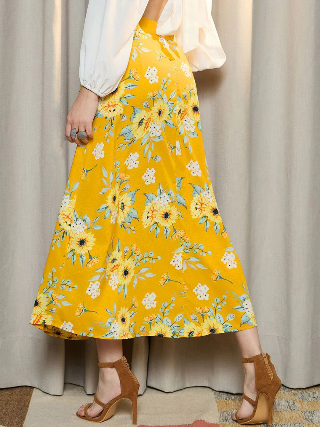 Berrylush Floral Printed High Rise A-Line Midi Skirt - Image 3