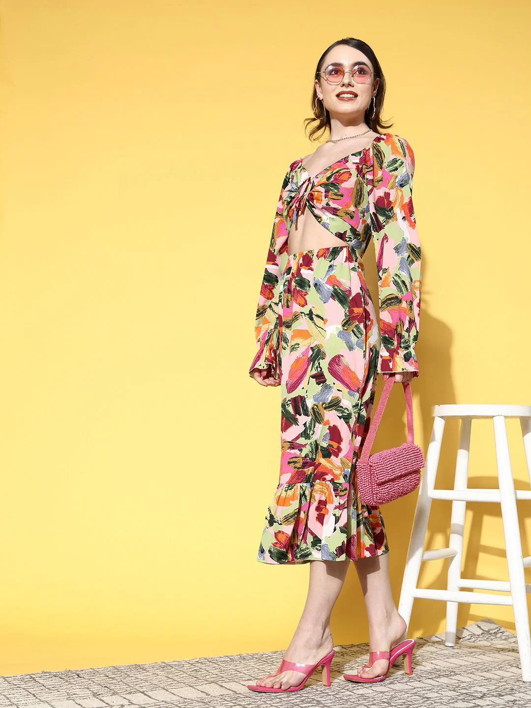 Berrylush Pink & Multicoloured Crepe Sweetheart Neck Midi Dress With Cut-Out Detail - Image 2