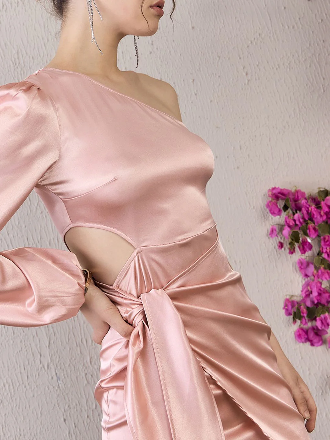 Berrylush Solid One Shoulder Puff Sleeves Cut-Outs Satin Sheath Dress - Image 2