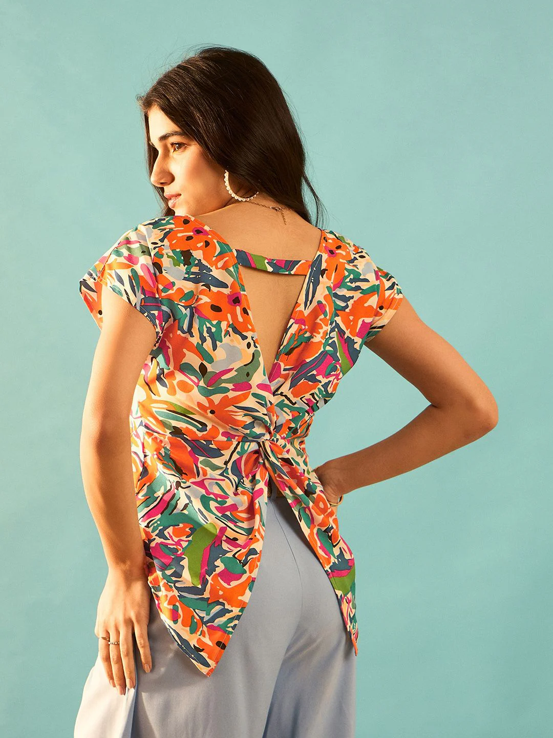 Berrylush White Abstract Printed Cut Out Detailed Twisted Extended Sleeve Styled Back Top - Image 5