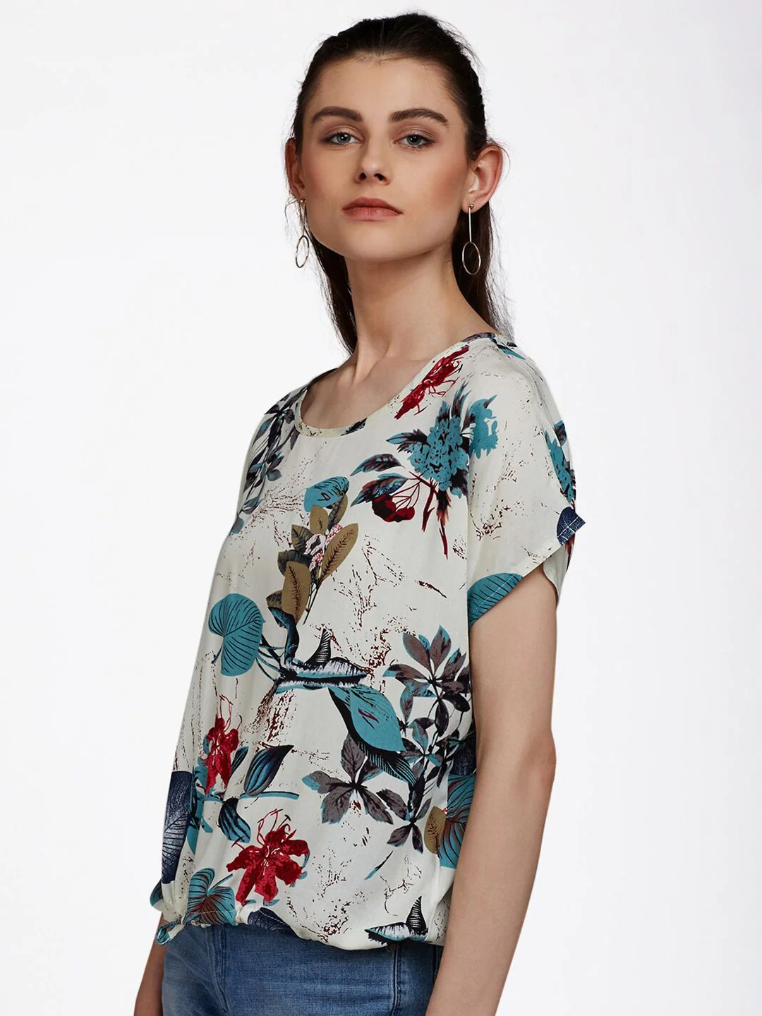 Berrylush White Floral Crepe Boxy Top - Image 5