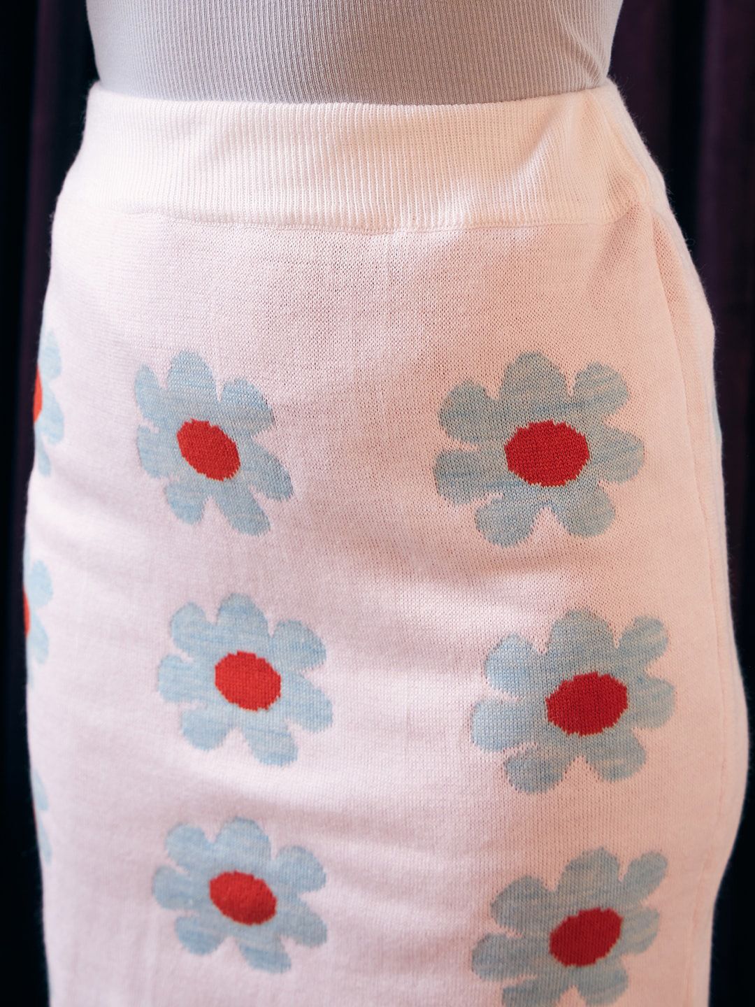 Berrylush White Floral Self Design Acrylic Straight Skirt - Image 6