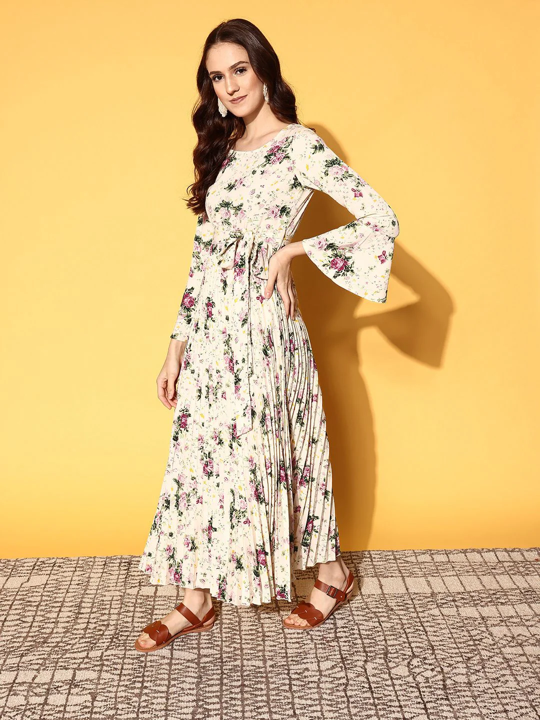 Berrylush Women Beige Floral Pleated Form Dress - Image 3