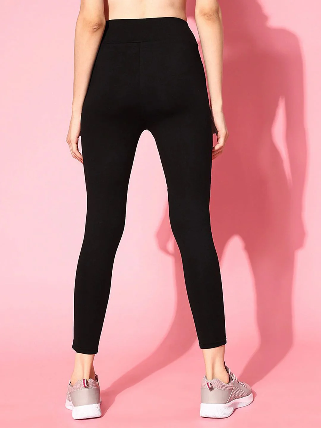 Berrylush Women Black Solid Criss-Cross Mesh Detail Tights - Image 3