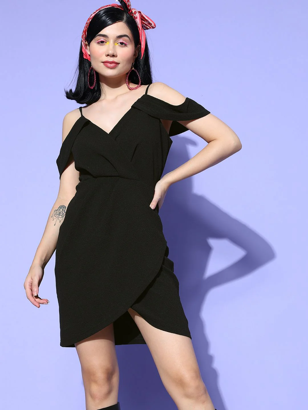 Berrylush Women Black Solid New Neckline Dress - Image 3