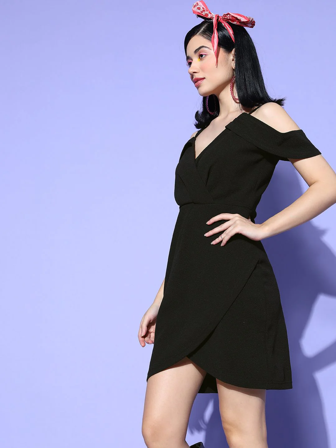 Berrylush Women Black Solid New Neckline Dress - Image 5