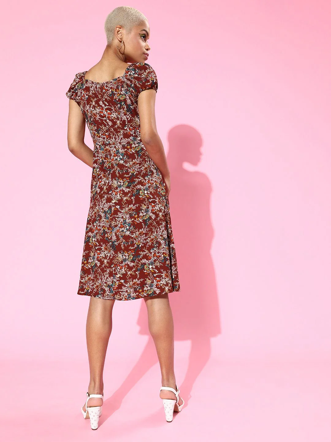 Berrylush Women Charming Maroon Floral Sweetheart Neck Dress - Image 5