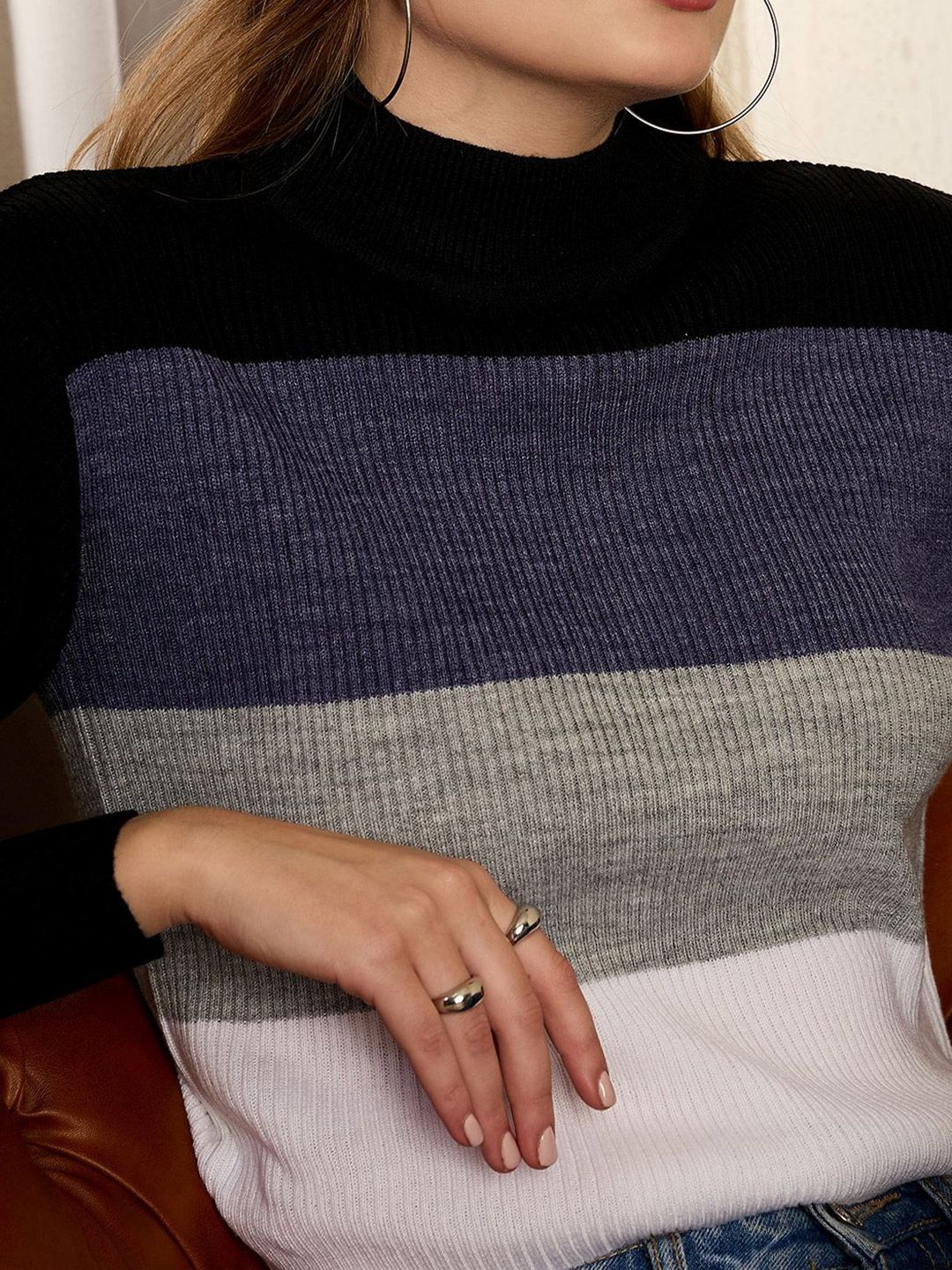 Berrylush Women Colourblocked Crop Pullover - Image 2