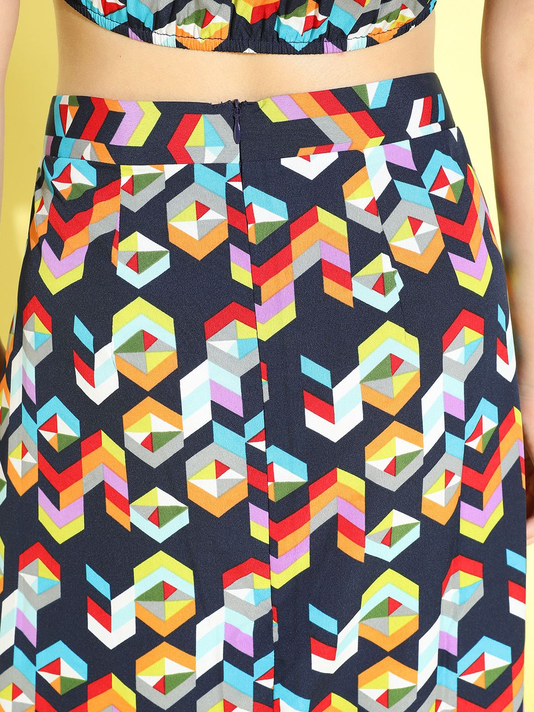 Berrylush Women Deep Navy Blue Geometric Dress - Image 4