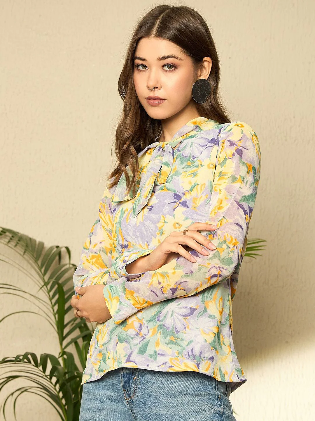 Berrylush Women Floral Printed Tie-Up Neck Top - Image 3
