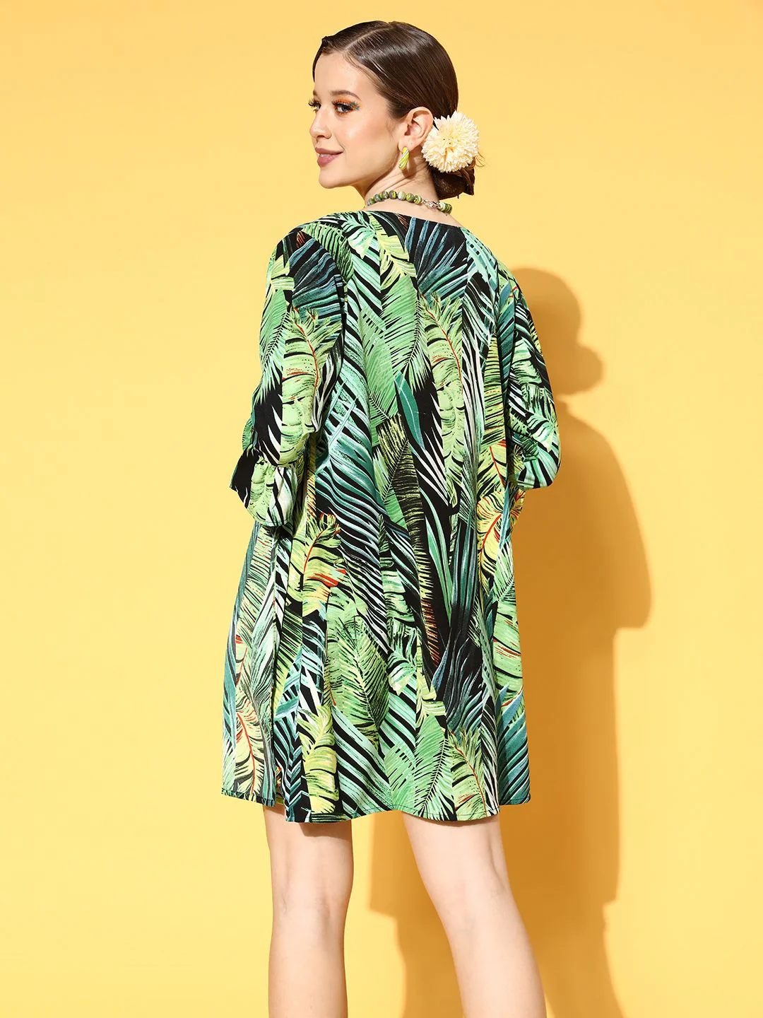 Berrylush Women Gorgeous Green Printed Nuovo Sleeves Shrug - Image 4