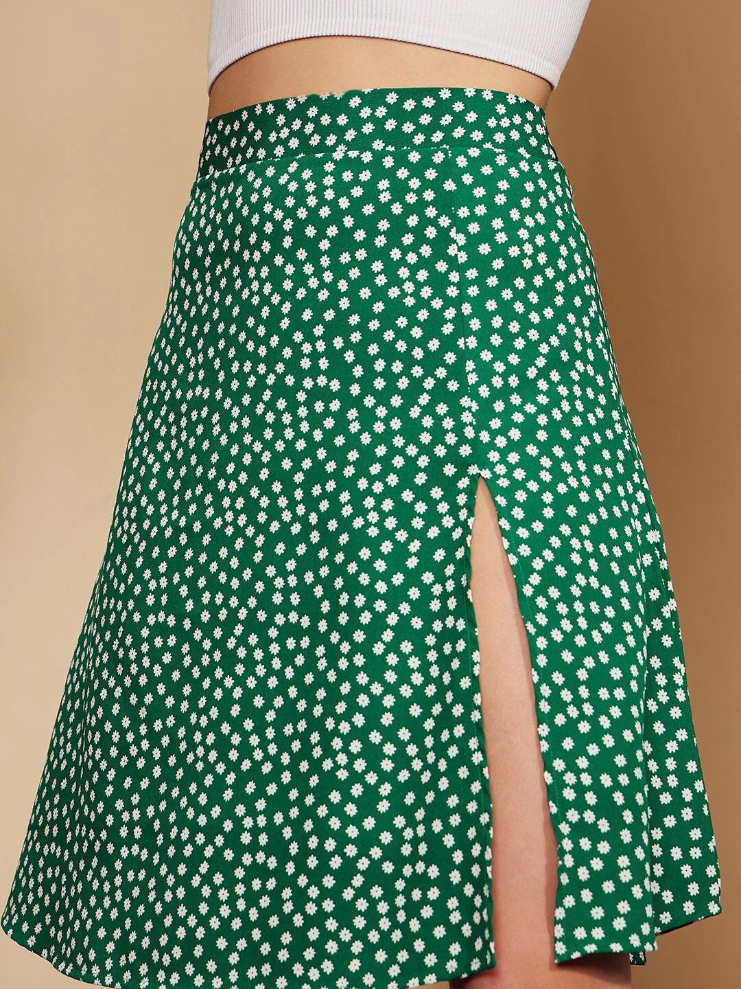 Berrylush Women Green Floral Printed High Rise Knee Length Pencil Skirt - Image 7
