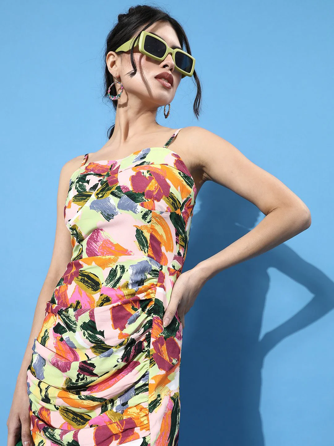 Berrylush Women Striking Multi-Coloured Abstract Ruched Dress - Image 2
