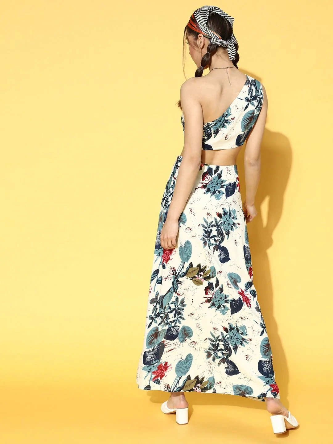 Berrylush Women White Tropical Print Co-Ord Set - Image 3