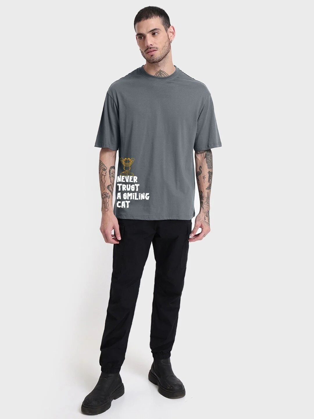Bewakoof Garfield Graphic Printed Drop Shoulder Sleeves Cotton Oversized T-shirt - Image 4