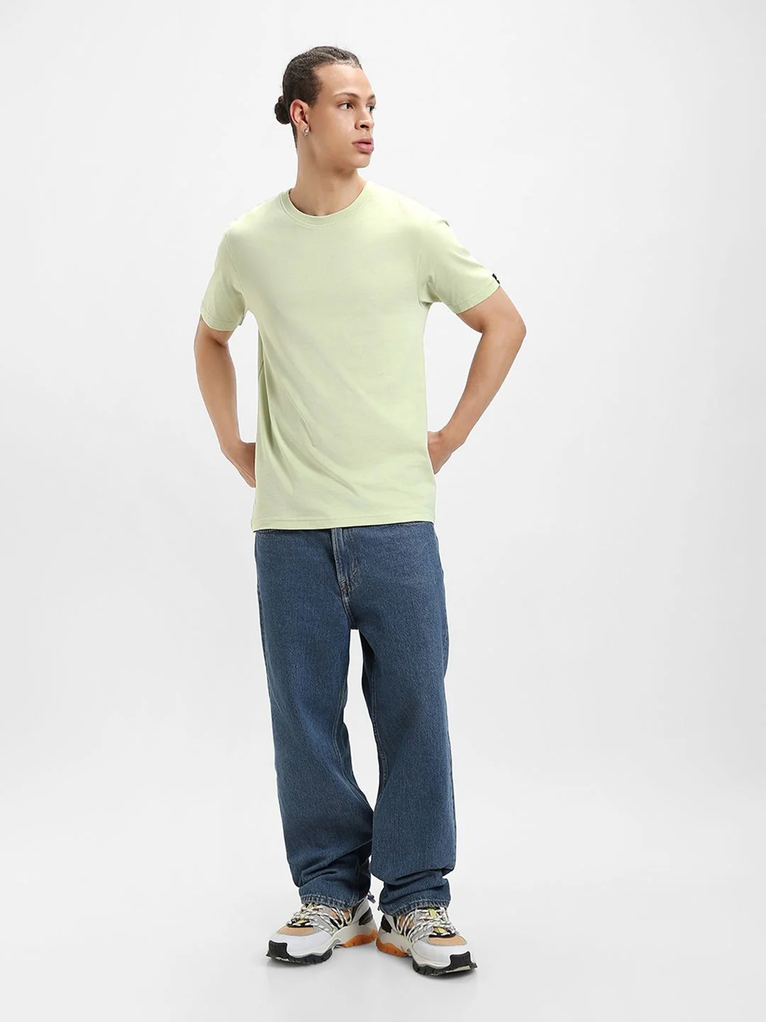 Bewakoof Green Round Neck Short Sleeves Pure Cotton Regular T-shirt - Image 4