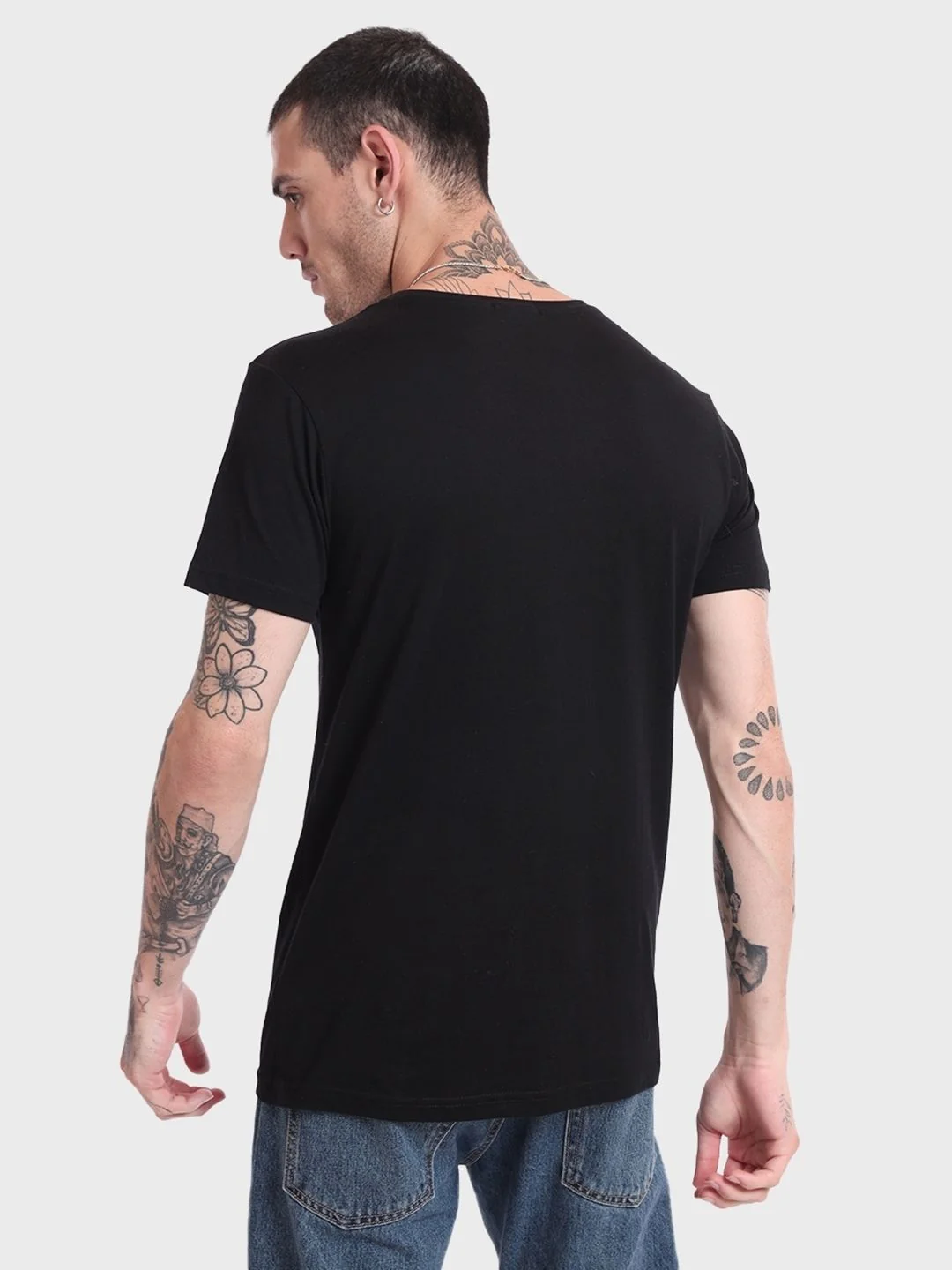 Bewakoof Men Black Pure Cotton T-shirt - Image 5