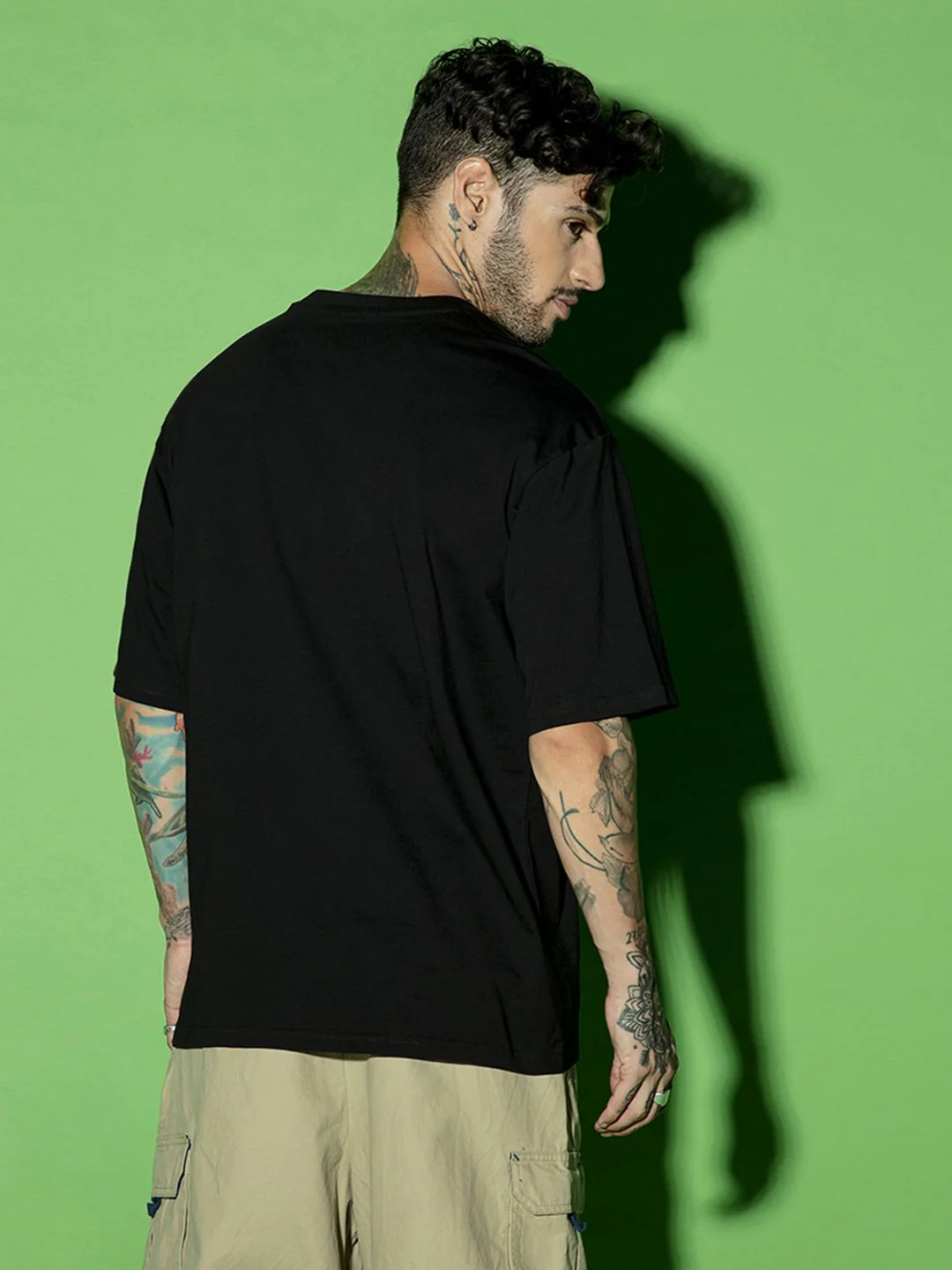 Bewakoof Men Black Solid Oversized T-shirt - Image 4