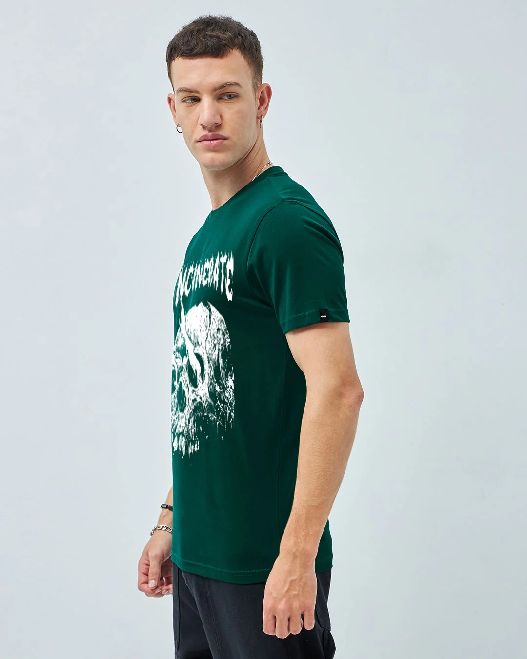 Bewakoof Men Graphic Printed Round Neck Pure Cotton T-shirt - Image 3
