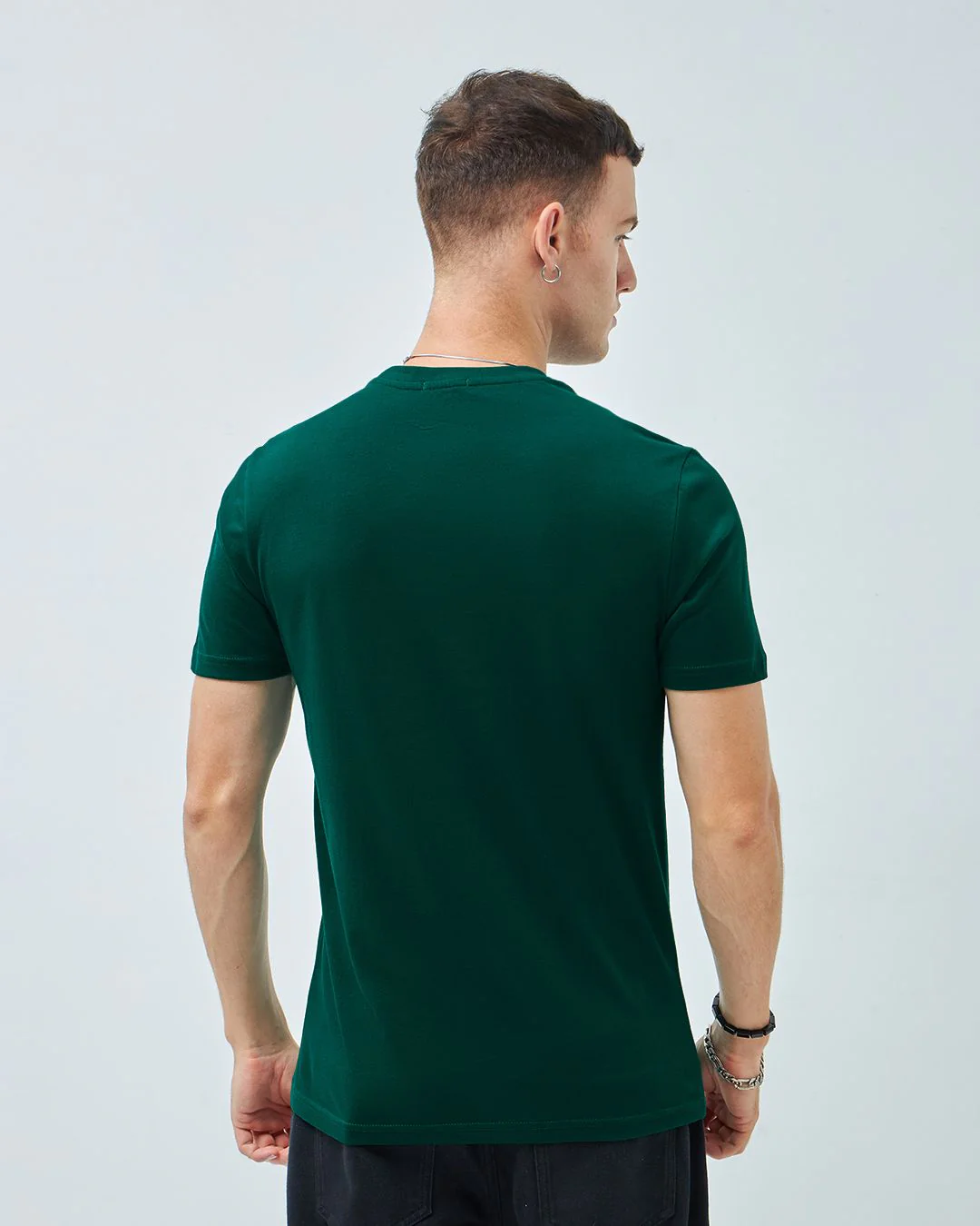 Bewakoof Men Graphic Printed Round Neck Pure Cotton T-shirt - Image 4