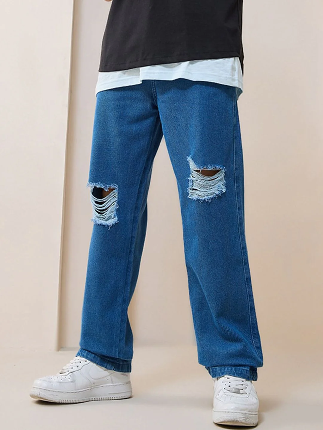 Bewakoof Men's Blue Straight Fit Distressed Mid-Rise Jeans
