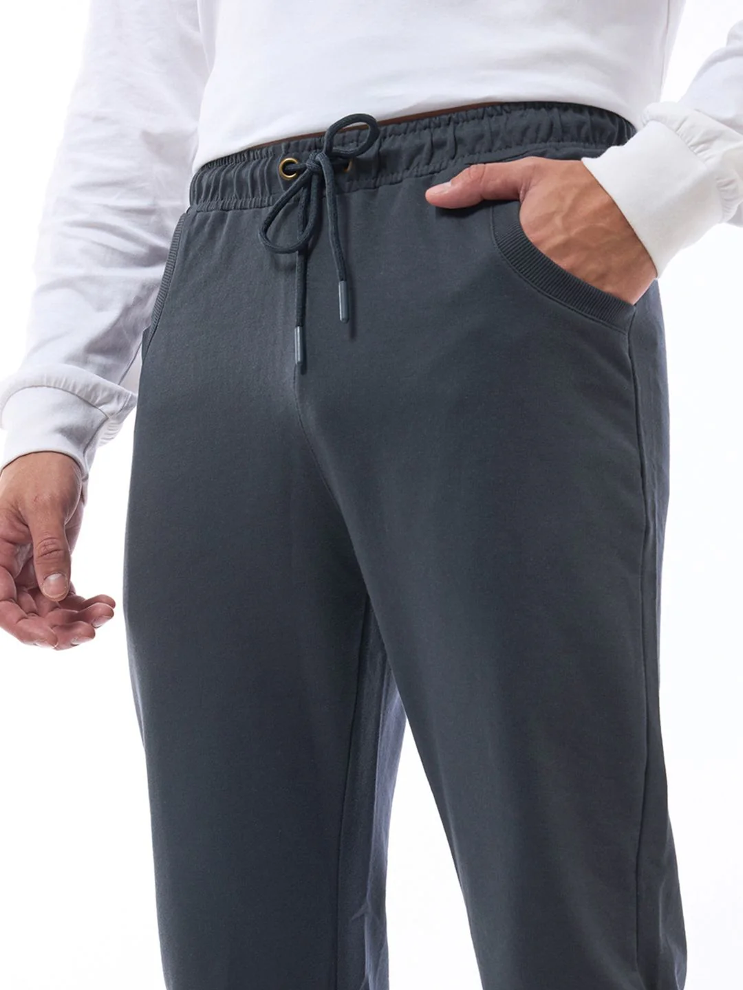 Bewakoof Men Navy Blue Solid Straight-Fit Joggers - Image 4