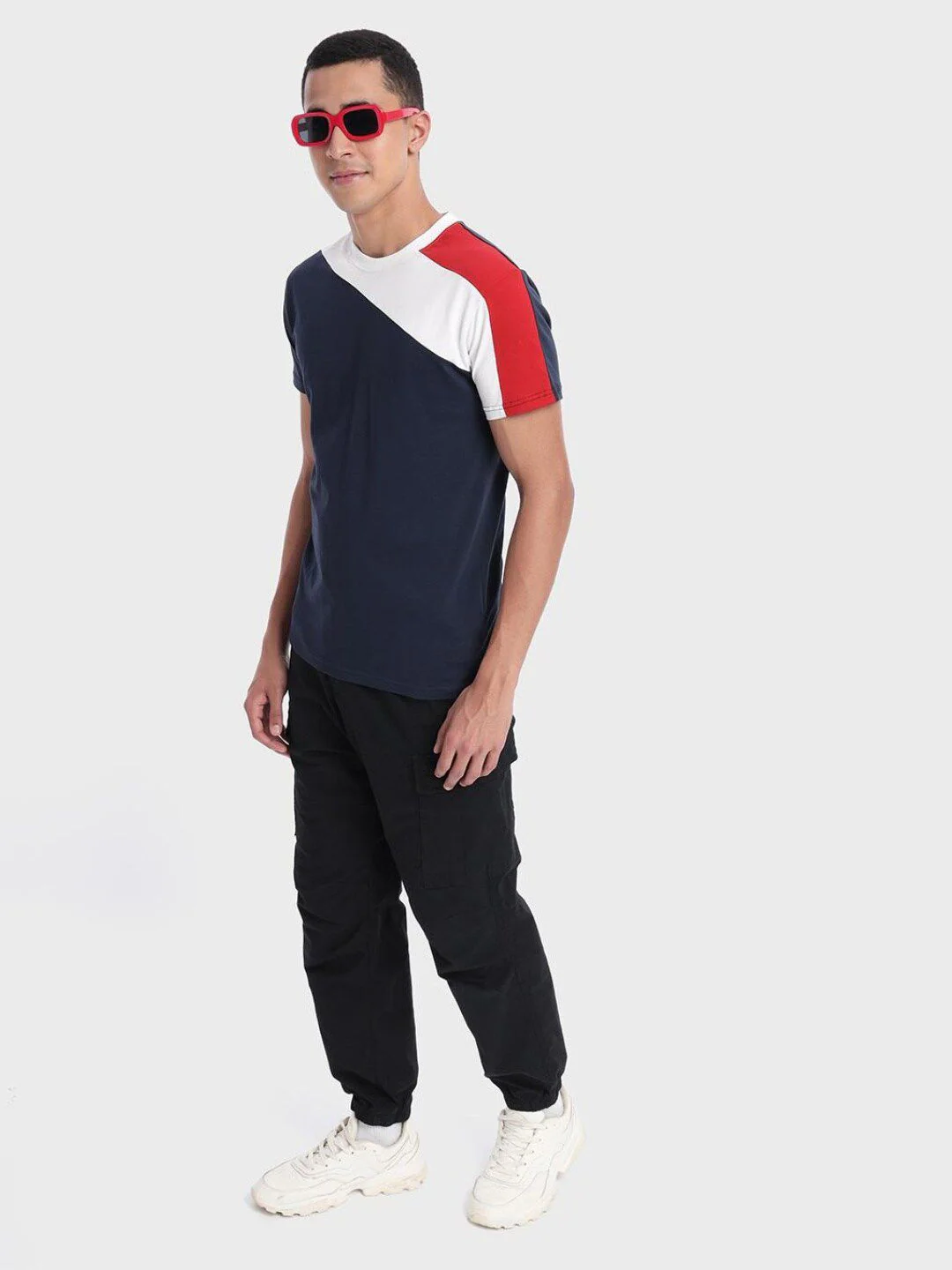 Bewakoof Men Navy Blue & White Colourblocked Pure Cotton T-shirt - Image 4