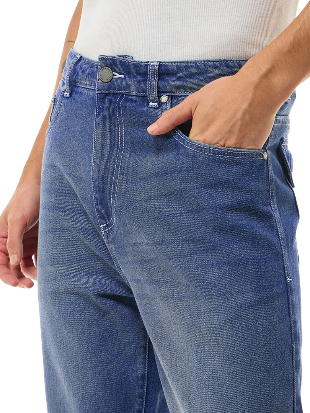 Bewakoof Men Straight Fit Cargo Jeans - Image 4