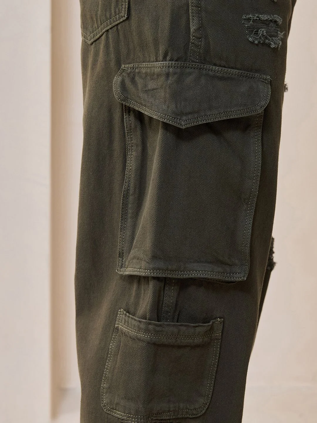 Bewakoof Men Straight Fit High-Rise Distressed Organic Cotton Baggy Jeans - Image 14
