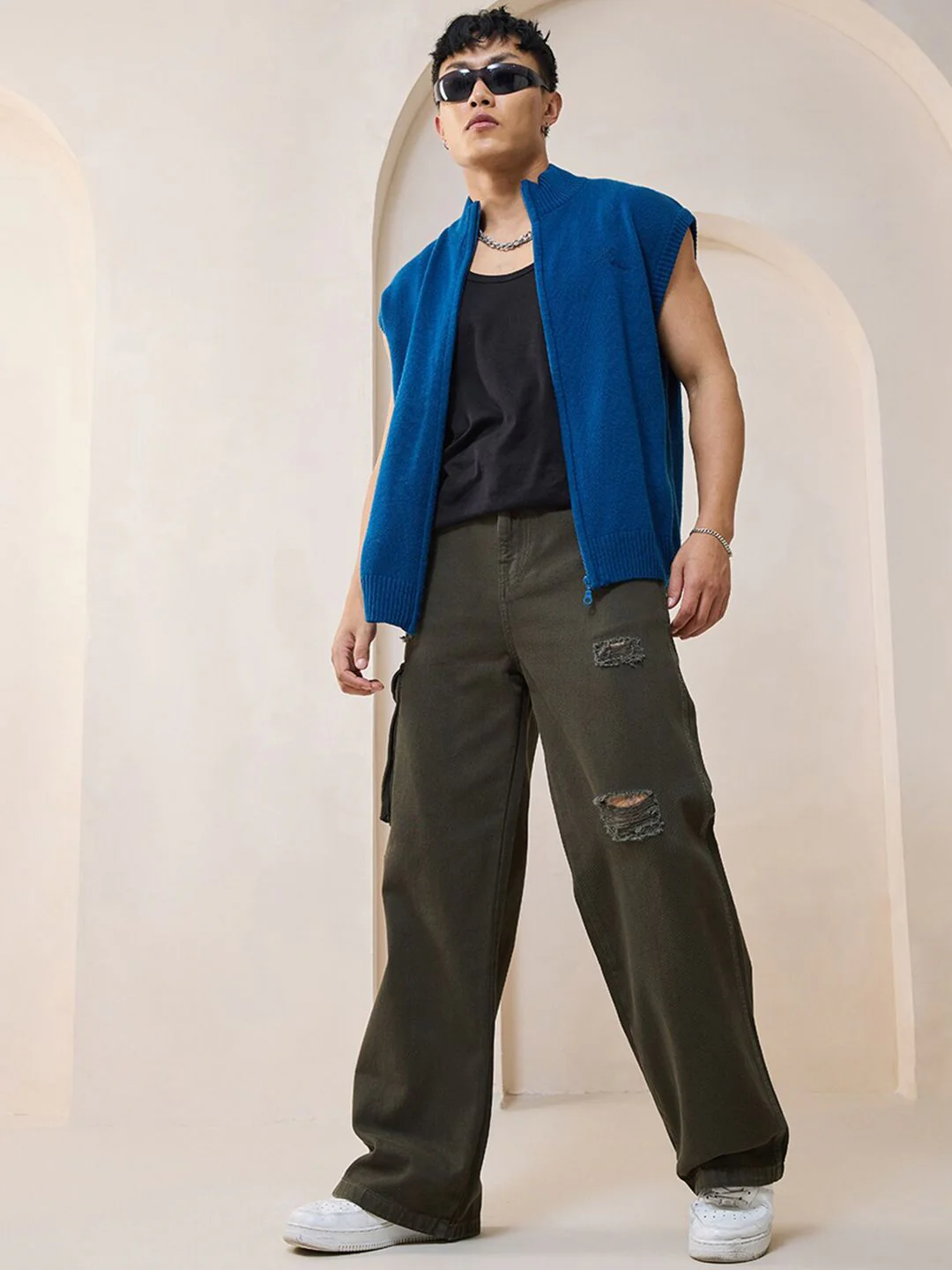 Bewakoof Men Straight Fit High-Rise Distressed Organic Cotton Baggy Jeans - Image 5