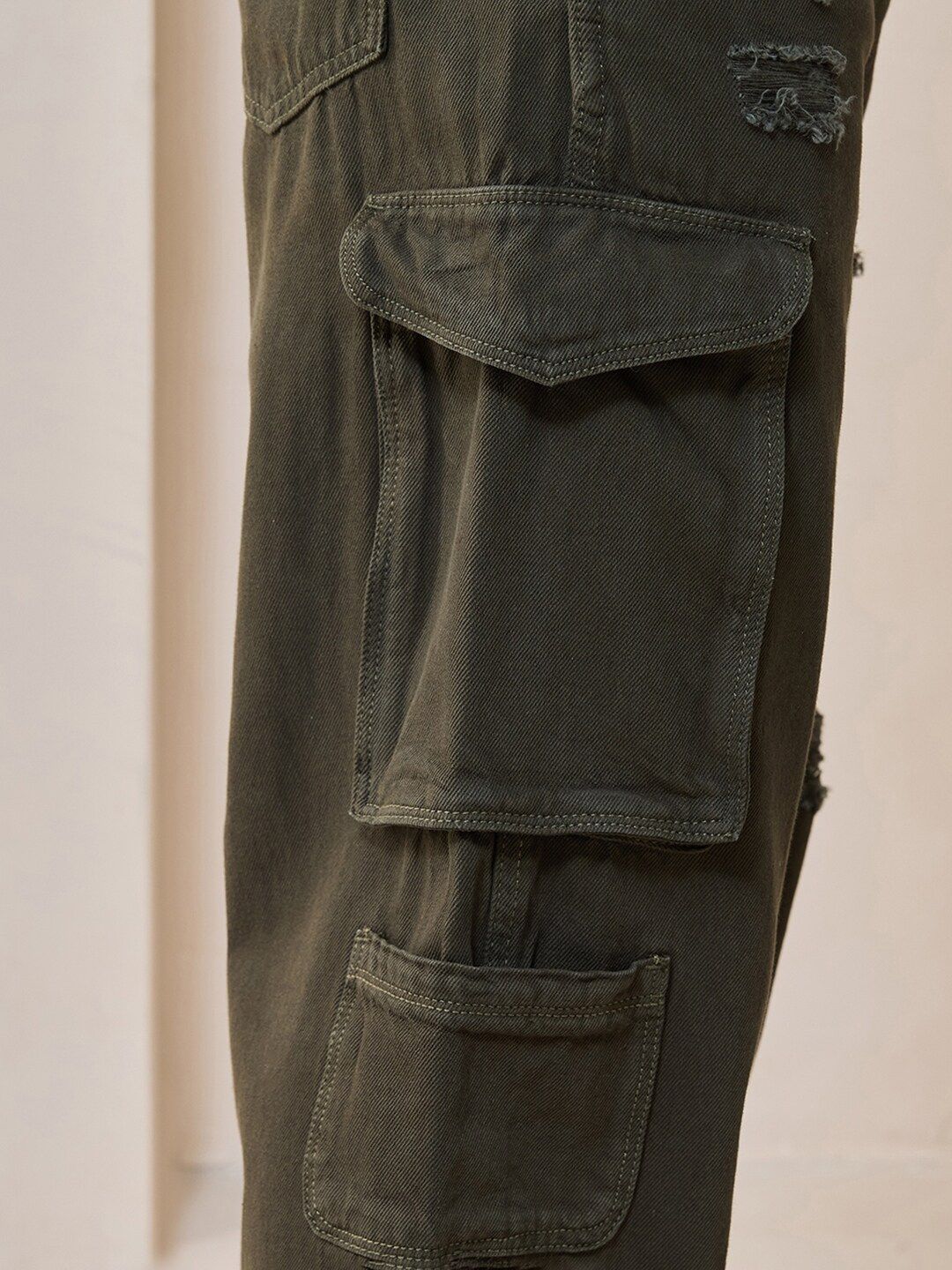 Bewakoof Men Straight Fit High-Rise Distressed Organic Cotton Baggy Jeans - Image 7